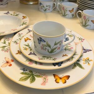Gotham Butterfly Menagerie 4 Piece Porcelain Dinnerware Set